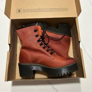 Doc Martens Leona Boots